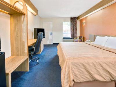 Days Inn By Wyndham Charlotte Northlake Dış mekan fotoğraf