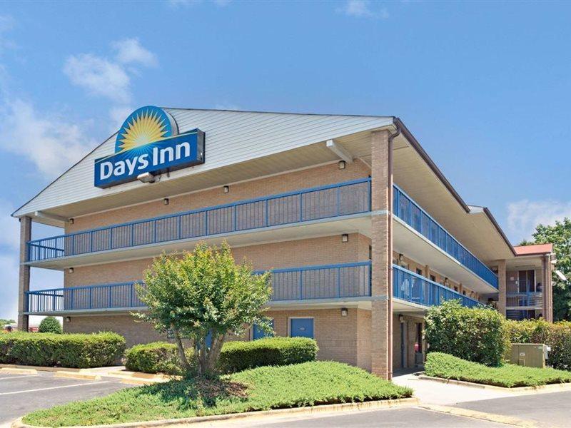 Days Inn By Wyndham Charlotte Northlake Dış mekan fotoğraf