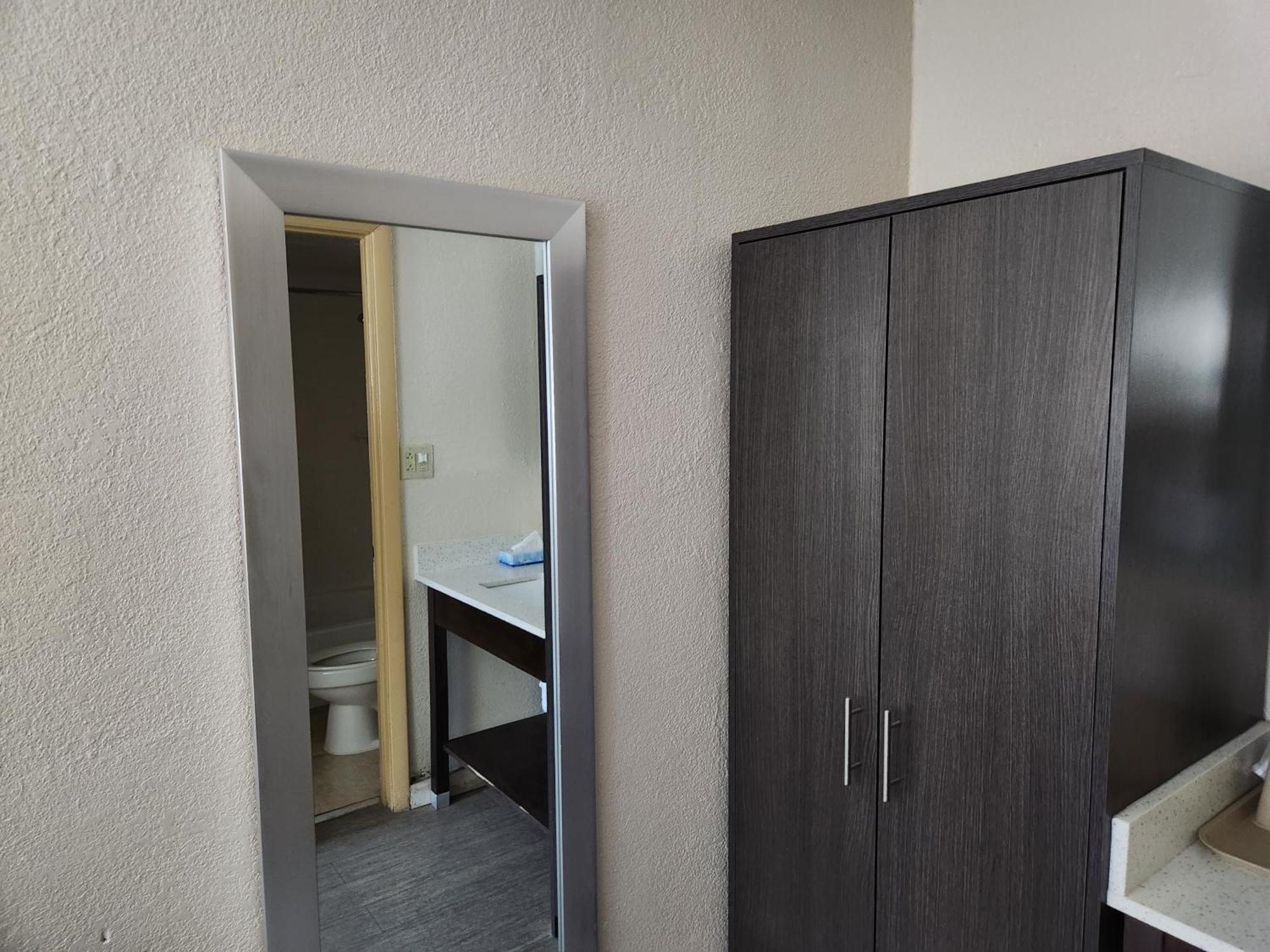 Days Inn By Wyndham Charlotte Northlake Dış mekan fotoğraf